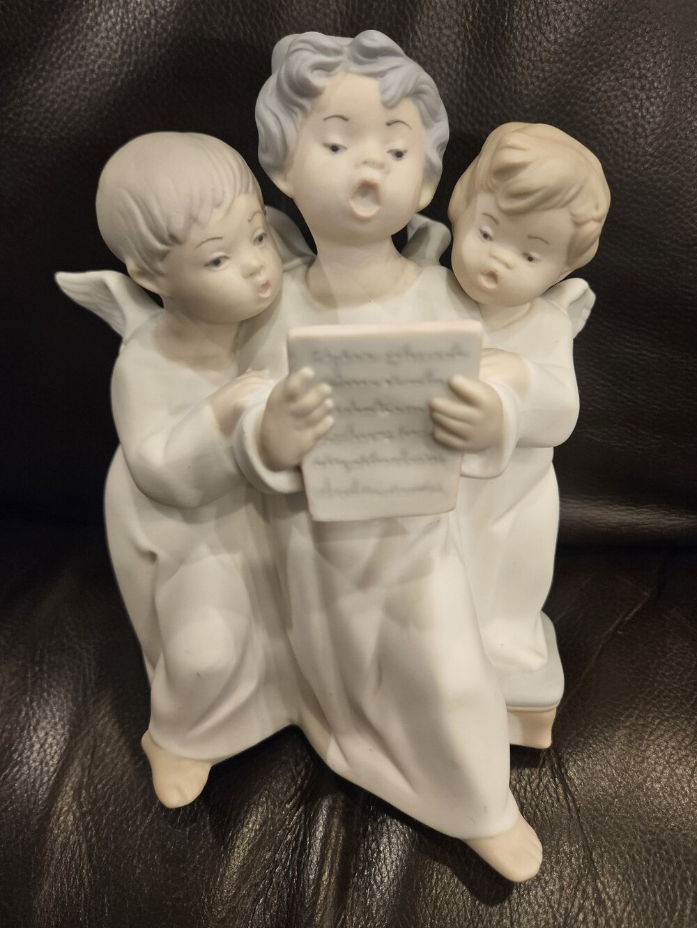 Lladro White Porcelain Figurine Of Singing Angels- Matte